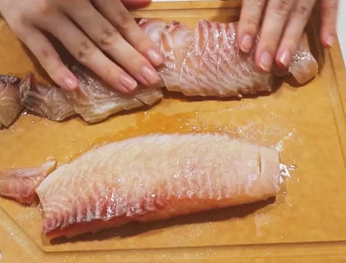 使用微波炉做的鲷鱼蒸蛋口感才分鲜嫩