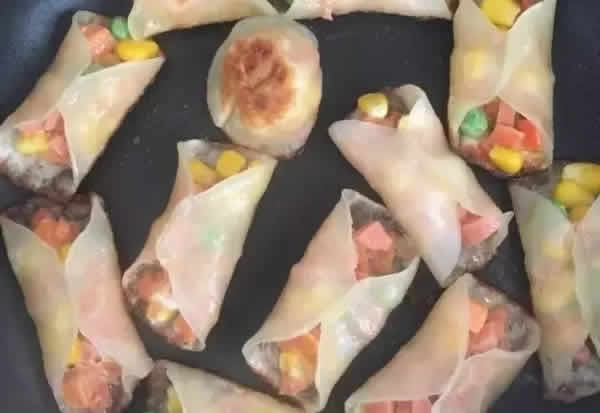 皮脆肉香，颜色金黄的锅贴怎么做