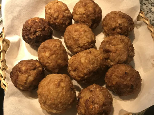 狮子头包子口感美味，包子份量十足，可口满足