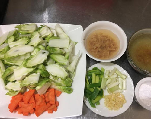 干贝炒抱子芥菜两种食材瞬间在口中完美溶合