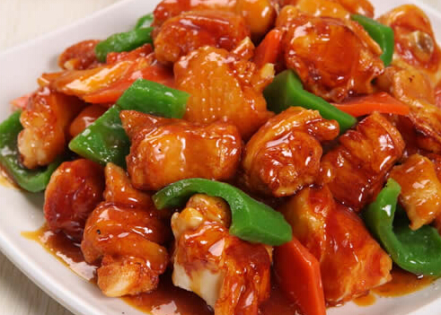 肉质细嫩，滋味鲜美法的红烧鸡块怎么烧好吃又嫩