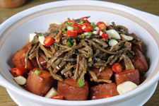 豆角炖肉的做法，一炖一大锅，一人吃一碗