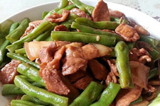 豆角炖肉的做法，一炖一大锅，一人吃一碗