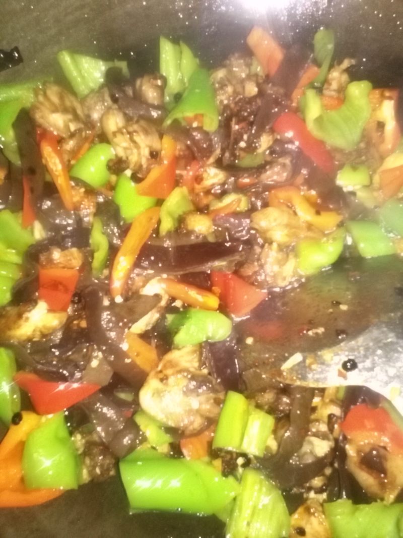 干锅鸡块怎么做好吃,配料有哪些