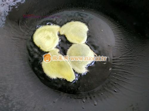 酸菜豆腐鱼头汤的做法