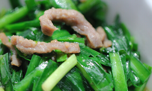 韭菜炒牛肉的做法