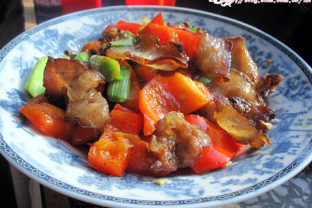 辣椒炒腊五花肉(腊五花肉怎么炒)
