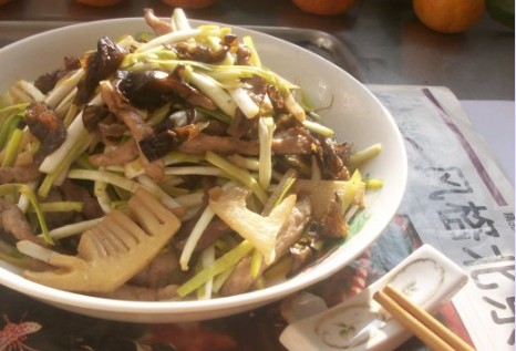 小时候的回忆——韭黄冬笋炒肉丝