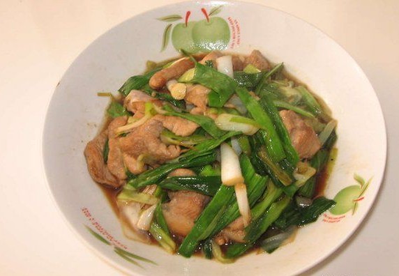香菇蒜苗炒肉的做法