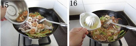 洋葱炒鲜虾鱿鱼的做法的做法步骤8