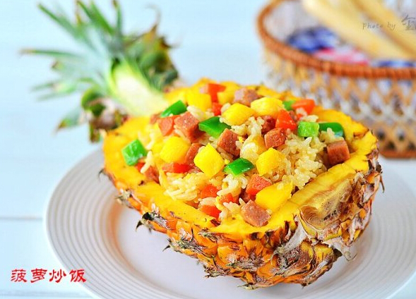 菠萝炒饭 ，菠萝炒饭的家常做法