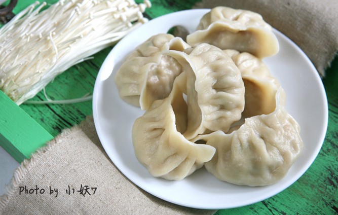 金针菇榨菜饺子