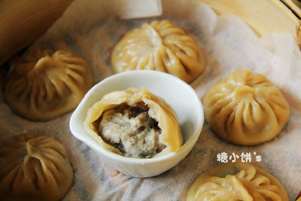茄子肉馅小笼包【茄子馅肉包子怎么做好吃】