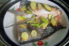 营养又美味，保持鲜嫩的清蒸鱼头的做法