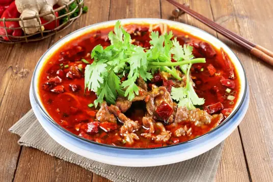 色香味俱佳的煮牛肉，以其鲜嫩多汁的口感深受人们喜爱