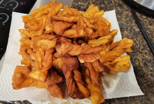 炸排叉，简单易做，一口咬下满口酥香