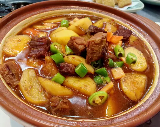 牛肉炖土豆，满口鲜香，好营养又解馋